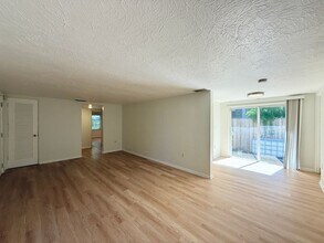 3403 Old Oak Dr in Sarasota, FL - Building Photo - Building Photo