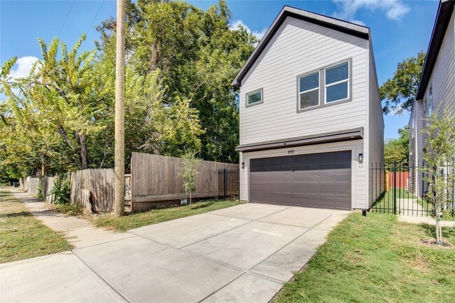 892 Paul Quinn St in Houston, TX - Building Photo - Building Photo