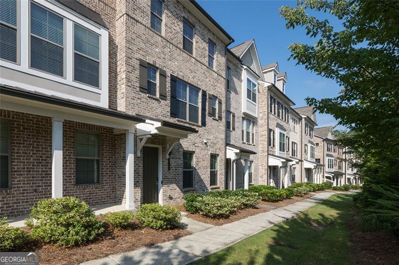 2182 Talmai Dr in Snellville, GA - Building Photo