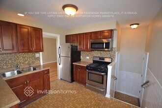 1624 Mulford St in Evanston, IL - Building Photo - Building Photo