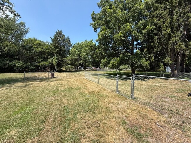9622 Maplewood Ave in Bridgman, MI - Building Photo - Building Photo
