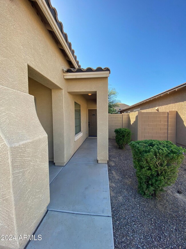 1739 W Corriente Dr in San Tan Valley, AZ - Building Photo - Building Photo