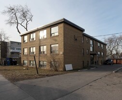 2816 Keele St in Toronto, ON - Building Photo