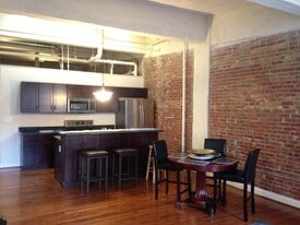 311 W Baltimore St, Unit 202 in Baltimore, MD - Building Photo