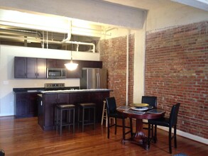 311 W Baltimore St, Unit 104 in Baltimore, MD - Building Photo - Building Photo