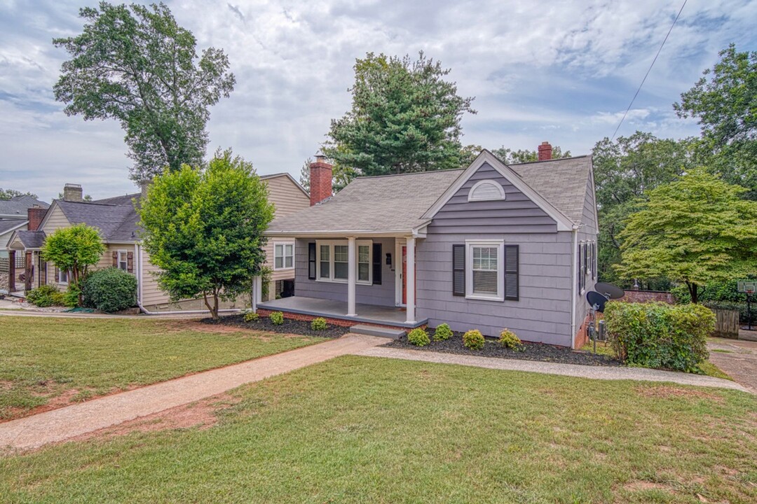 127 Buist Ave in Greenville, SC - Building Photo