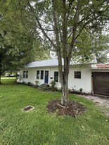 501 W 12th St in Kaplan, LA - Building Photo