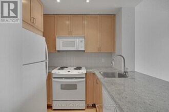 85 Bloor St E in Toronto, ON - Building Photo - Building Photo