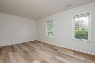 521 Shakespeare Dr in Virginia Beach, VA - Building Photo - Building Photo