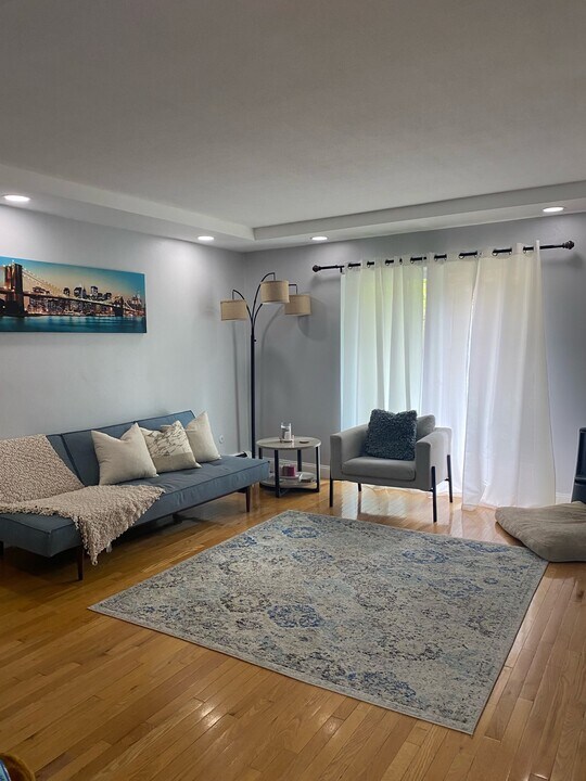 20 Westgate Rd, Unit #3 in Boston College, MA - Building Photo