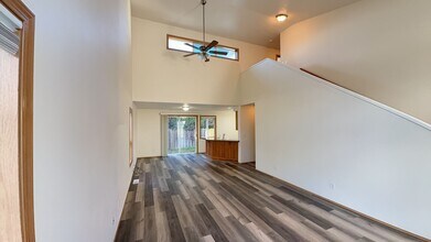 2471 Hackney Ct SE in Salem, OR - Building Photo - Building Photo