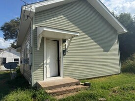 207 College Ave in Alva, OK - Building Photo