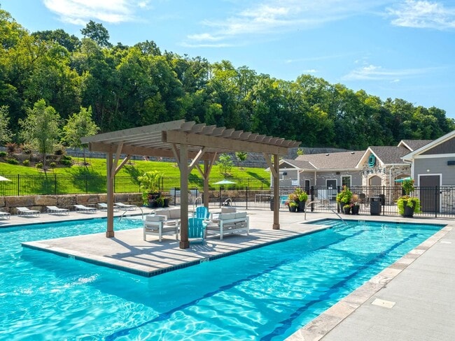 Thrive at Creekside Apartments and Townhomes