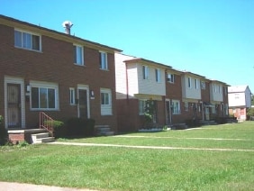 Creekside Townhomes in Flint, MI - Building Photo - Building Photo