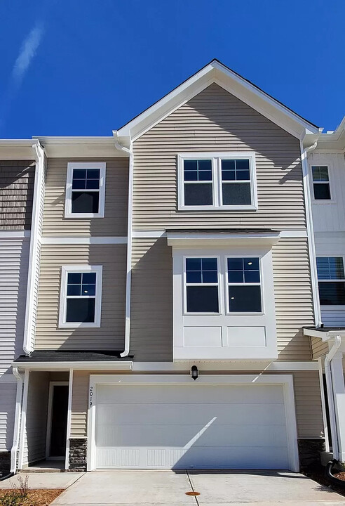 Room in Townhome on Sandwood Loch Dr in Durham, NC - Building Photo