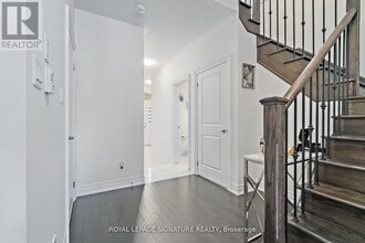 21 Vineyard Dr in Brampton, ON - Building Photo - Building Photo