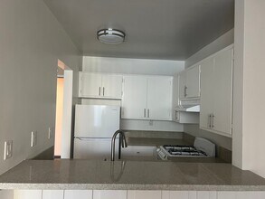 4014 Emerald St in Torrance, CA - Building Photo - Building Photo