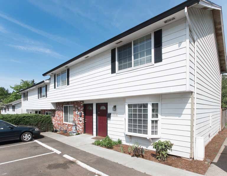 Oak HIll in Gladstone, OR - Building Photo
