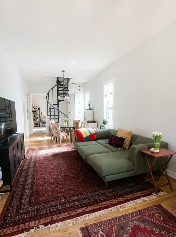 property at 948 Mariposa St