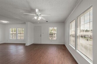 144 Varsity Drive in Huntsville, TX - Building Photo - Building Photo