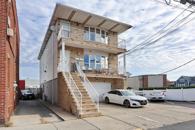 property at 1150 70th St