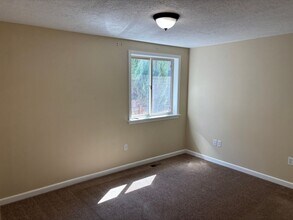 1069 NW Milwaukee Ave in Bend, OR - Building Photo - Building Photo