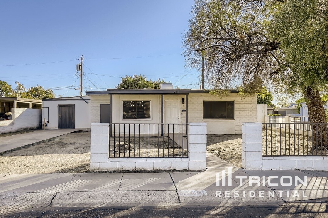 7201 N 26th Ln in Phoenix, AZ - Building Photo