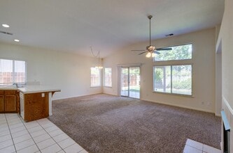 9326 N Jade Ave in Fresno, CA - Building Photo - Building Photo
