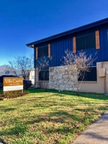 Villa Vasita Apartments in Irving, TX - Building Photo
