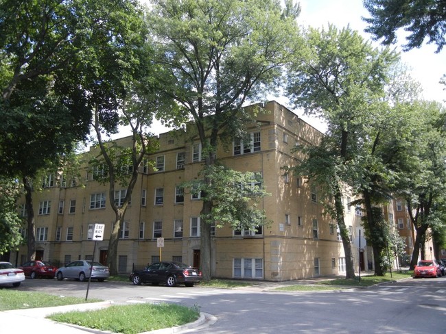 3747 W Sunnyside Ave in Chicago, IL - Building Photo - Building Photo