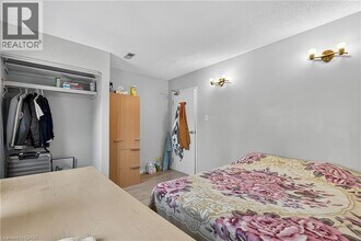 43 Dupont St E in Waterloo, ON - Building Photo - Building Photo