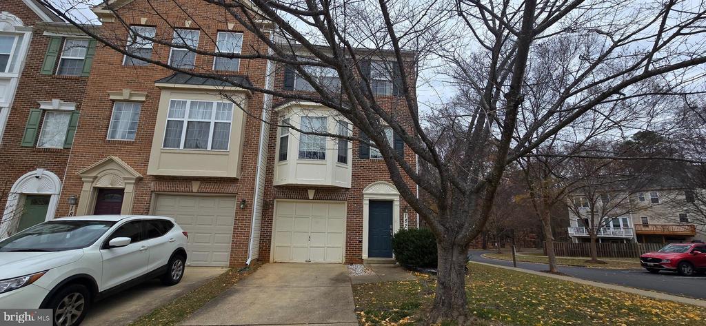 18201 Gravinia Cir in Germantown, MD - Building Photo