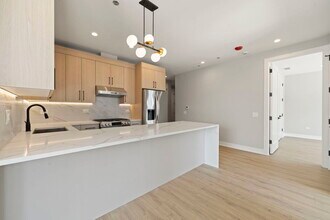 2354 W Polk St in Chicago, IL - Building Photo - Building Photo