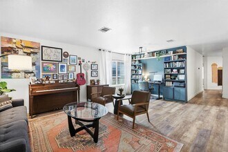 8000 Briarton Dr in Austin, TX - Building Photo - Building Photo
