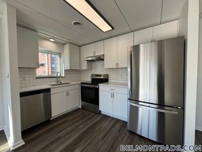 53 Hill Rd, Unit 312 in Belmont, MA - Building Photo - Building Photo