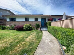 1113 Toledo St in Bellingham, WA - Building Photo - Building Photo