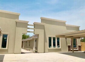 2312 Taxco Ct, Unit 1 in Edinburg, TX - Building Photo