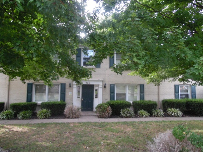 property at 921 N Broadway