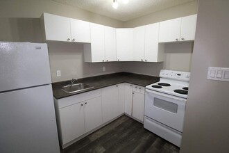 Gemini Apartments in Saskatoon, SK - Building Photo - Building Photo