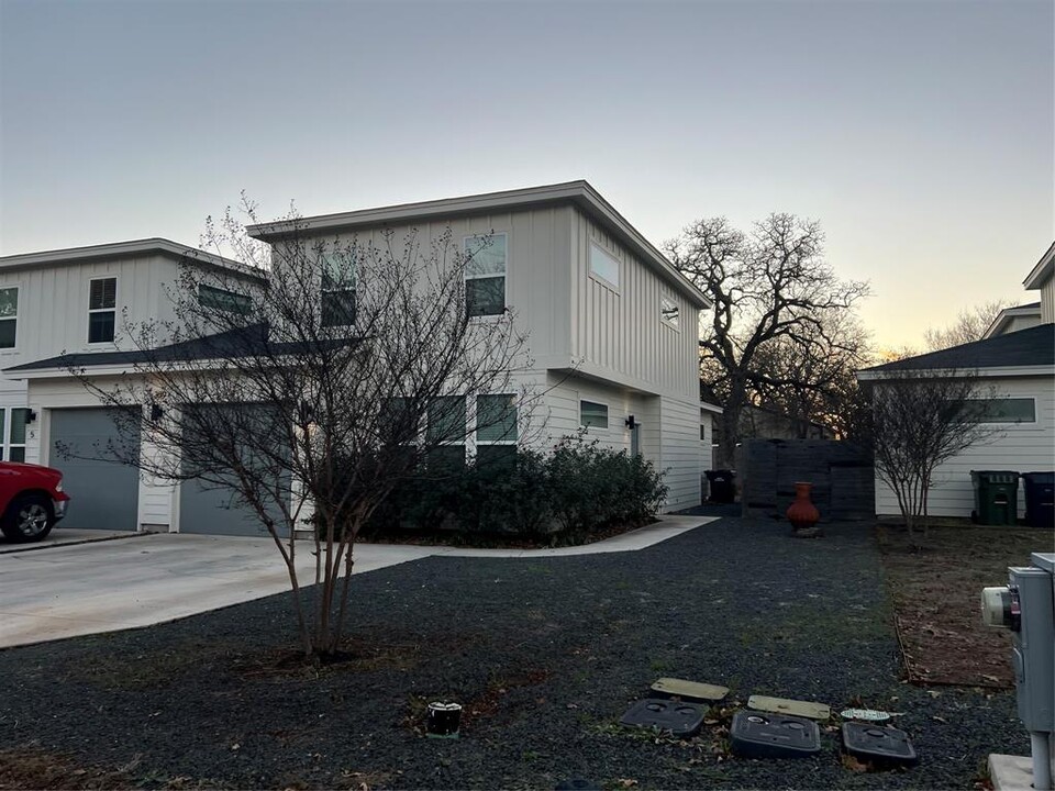 309 E Pecan St in Burnet, TX - Building Photo