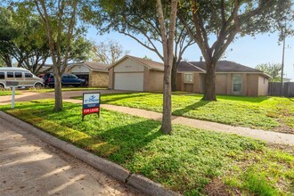 24015 Silversmith Ln in Katy, TX - Building Photo - Building Photo