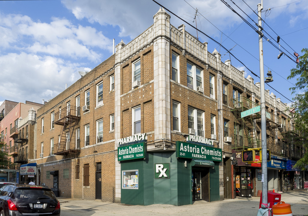 2501 30th Ave in Astoria, NY - Building Photo