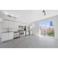 1536 NW 15th Ave in Miami, FL - Building Photo