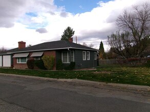 1250 Hardesty Dr in Reno, NV - Building Photo - Building Photo
