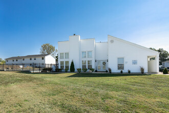 Timber Ridge Apartments in Hillsboro, MO - Building Photo - Building Photo