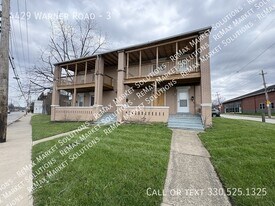 4429 Warner Rd in Cleveland, OH - Building Photo