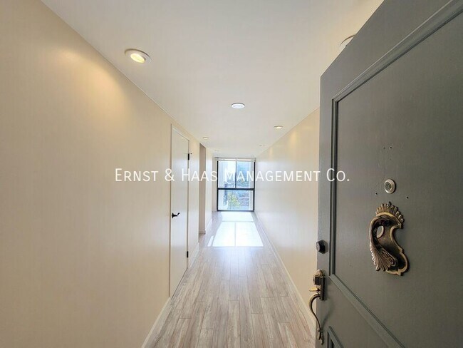 2601 E Ocean Blvd in Long Beach, CA - Building Photo - Building Photo