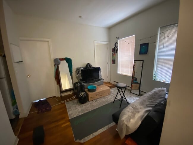 property at 886 Huntington Ave