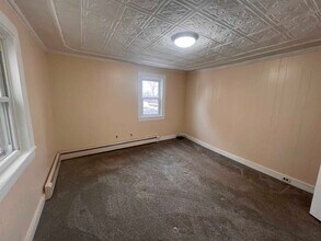 15 Ridge St in Nashua, NH - Building Photo - Building Photo