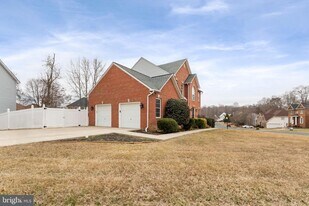 6910 Governors Grant Ln in Fredericksburg, VA - Building Photo